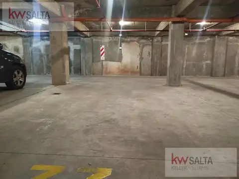 Vendo Cochera en Zona Legislatura