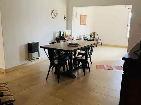 Hermosa casa pasos del Hospital de niños!