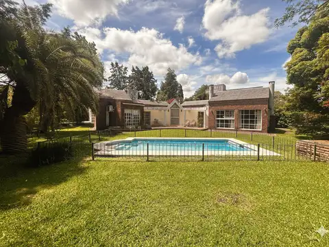 Venta casa 5 ambientes en Golfer´s Country Club