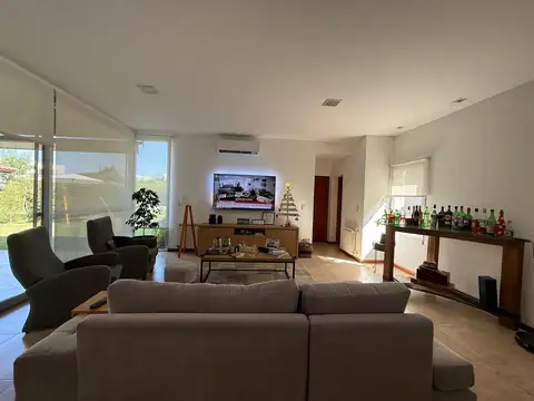 Casa en Venta en Funes, USD 480.000