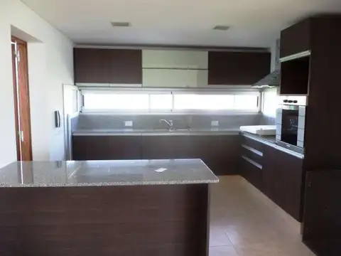 Casa en Venta en Funes, USD 440.000