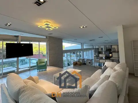 ALQUILER HERMOSA CASA  AMOBLADA LA ARBOLADA HOLLYWOOD