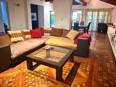 VENTA CASA 3 DORMITORIOS EN ARGUELLO APTO CREDITO