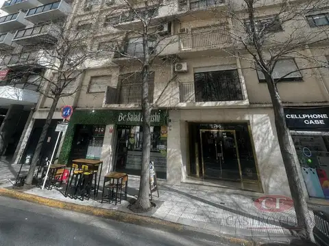 Excelente Oficina Apto Profesional con Balcón al Frente – Barrio Norte