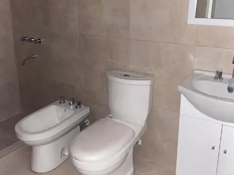 Av. Pre Peron 1200, Piso 1