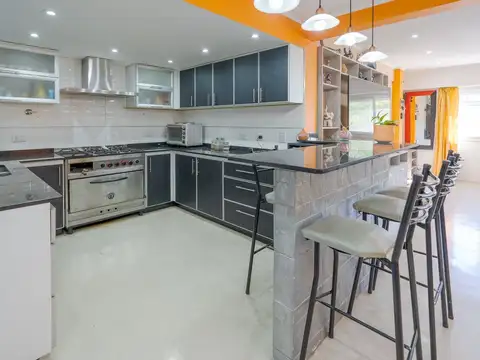 Depto Tipo Casa 5 ambientes con 2 baños