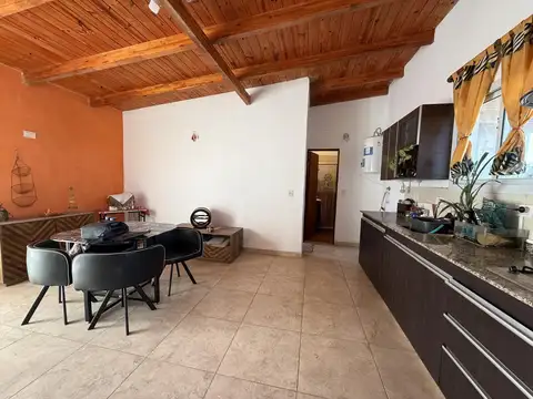 Departamento con cochera en Villa Santa Cruz del Lago