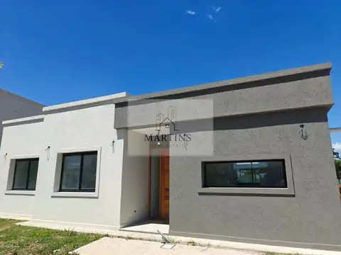 Casa en venta en Pilar del Este Santa Lucia