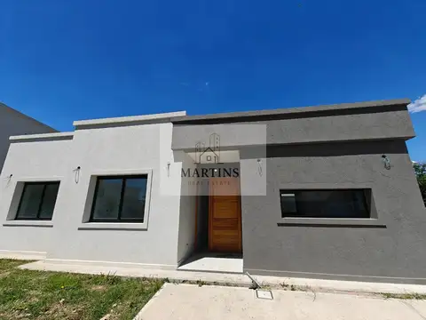 Casa en Venta en Pilar del Este - Santa Lucia, USD 190.000