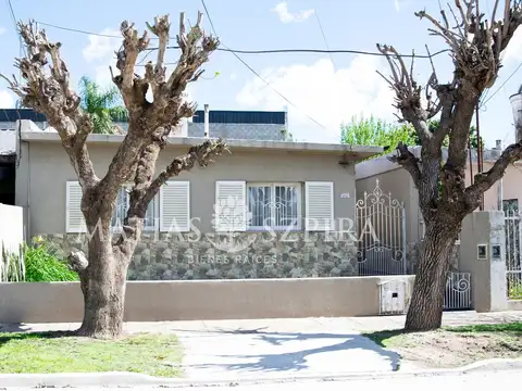 Casa en Merlo Sur 3 ambientes con jardin Apto credito