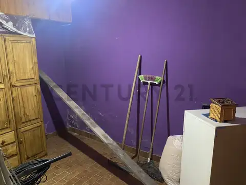 VENTA. 142 Y 34. CASA TRES DORMITORIOS, LOTE PROPIO