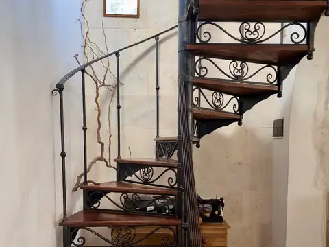 Pilar Nº1076 e/ Prieto