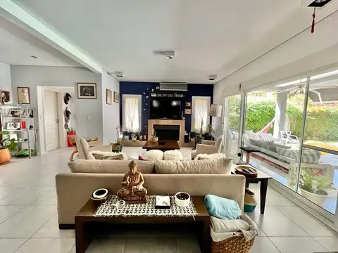 Casa en Venta con 1 cochera
