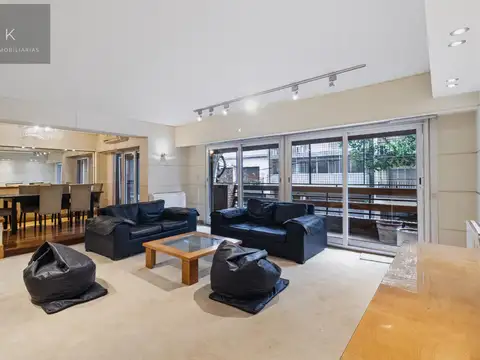 Hermoso 5 ambientes con patio, dependencia de servicio, cochera y baulera