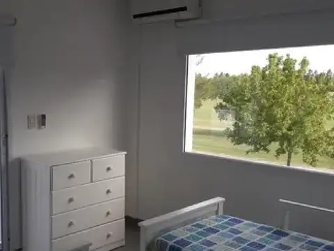 Casa 5 ambientes con 4 baños