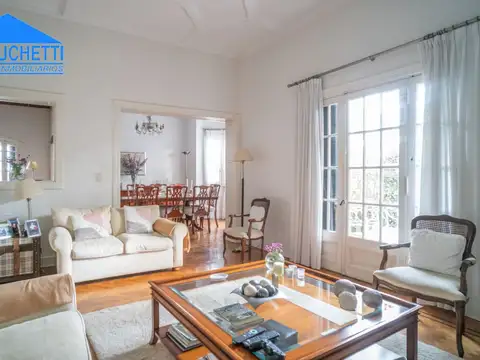 Casa 6 ambientes con 4 baños