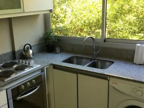 Palermo, Mansilla 3500 y Bulnes, 2 amb, 45m2, u$s 900.-Todo incluído: luz con tope. (TEMPORARIO...