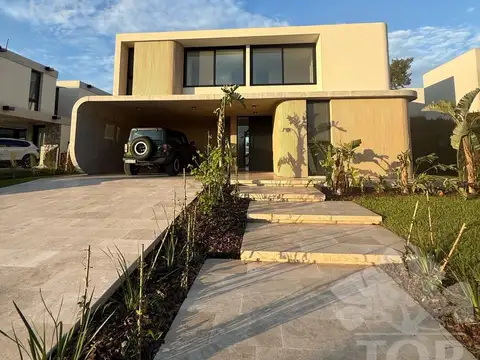 Espectacular Casa en Laguna Grande, Villanueva