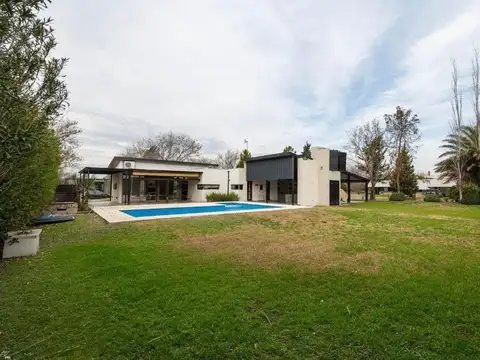 Casa en Venta en Roldan, USD 240.000