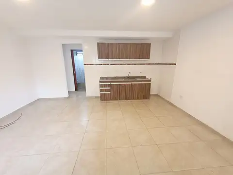 Felipe Amoedo 2000, Piso 1