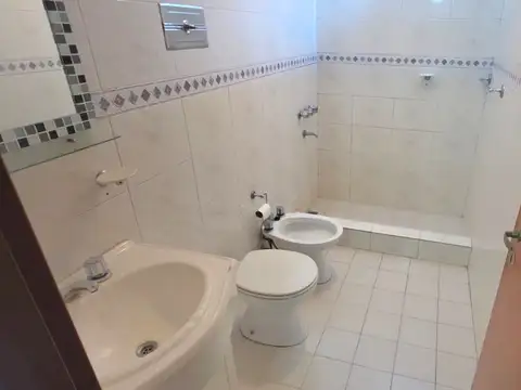 Depto Tipo Casa en Alquiler de 2 dormitorios