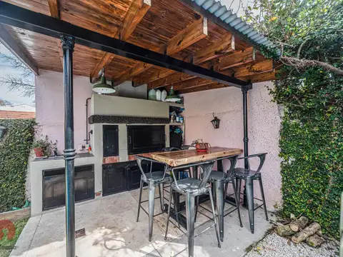 Depto Tipo Casa en Venta con 1 cocheras