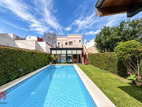 Venta Casa 4 ambientes con jardín, pileta y cochera en Florida