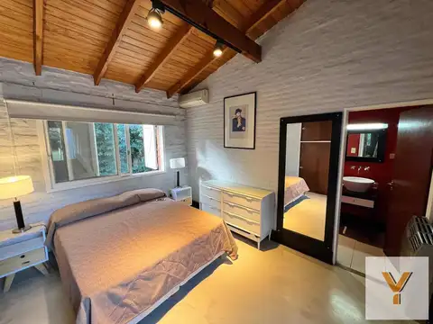 Casa en Alquiler con 10 cocheras