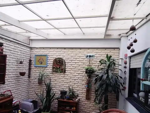 Depto Tipo Casa 5 ambientes con 2 baños