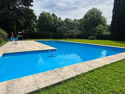 INVERSION SEGURA: Quinta con 2 Viviendas y Piscina