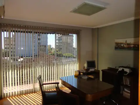 RETASADO - Maipú 400 2 pisos 240mts ideal para oficinas!