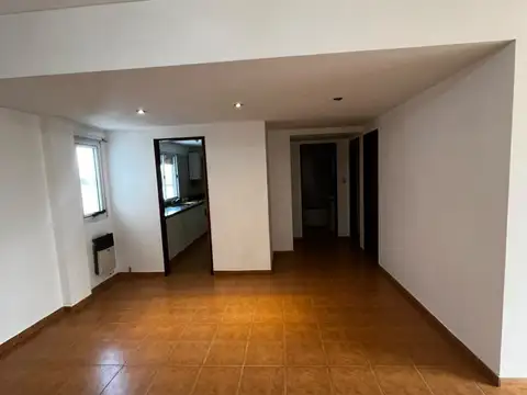 Caseros 2400, Piso 9