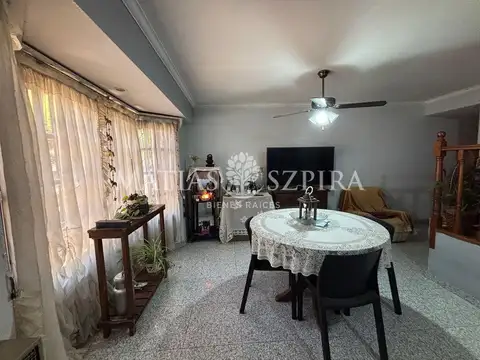 Triplex 4 ambientes en Moron Sur