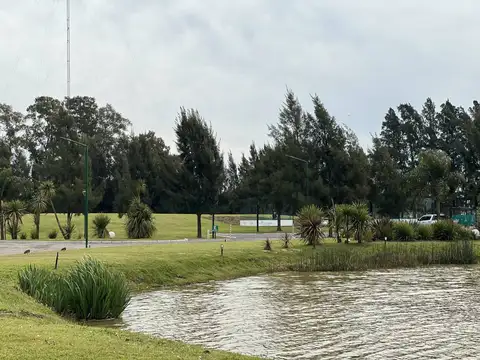 VENTA CASA  Club de Campo La Cándida Ruta 2 Km.46