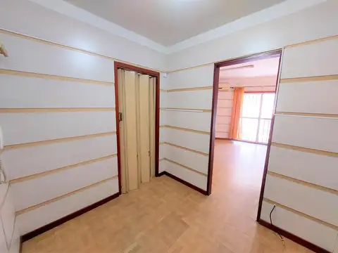 Oficina comercial ubicada en el centro de Ramos Mejía