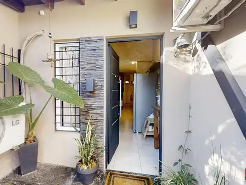 Casa Dúplex en Venta de 5 Ambientes en Martinez con Patio