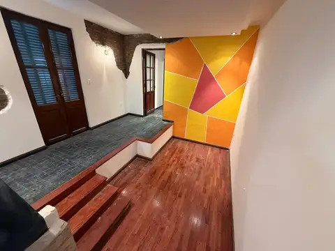 Casa en Alquiler con 2 cocheras