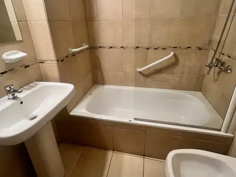 Departamento en Alquiler con 1 cocheras