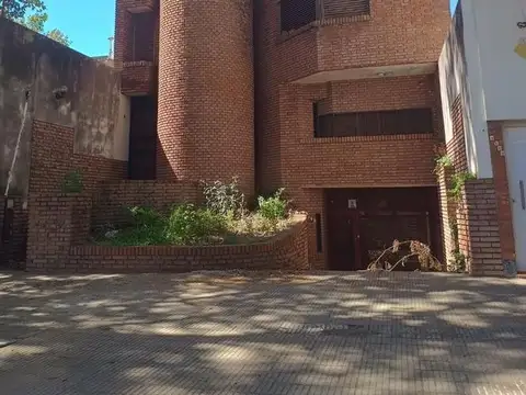 Casa a Recilar. Echesortu. 3 dormitorios. Cochera.Patio.