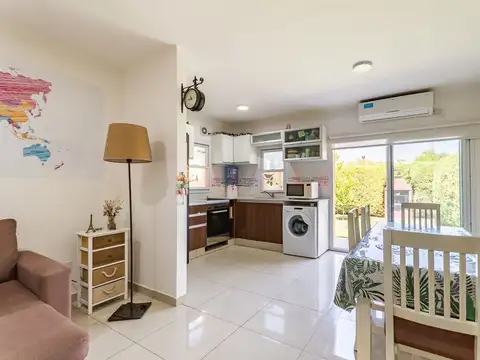 Casa 4 ambientes con 2 baños