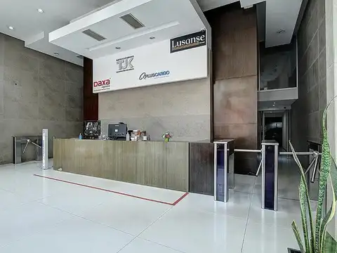 Oficina en Alquiler. 200M2 con posibilidad de 400M2 en el mismo piso. Planta libre. Cochecheras
