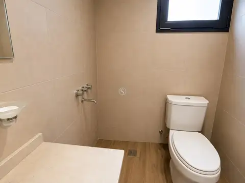 Casa en Alquiler con 1 cochera