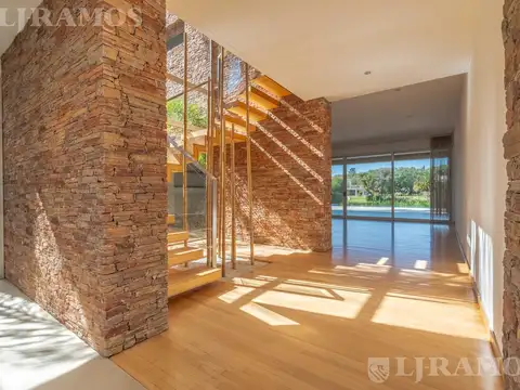 Casa en Alquiler de 4 dormitorios