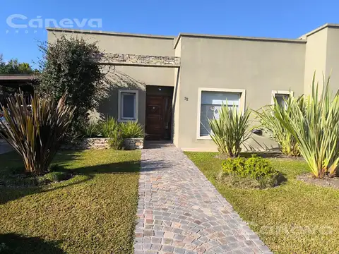 Excelente casa en La Montura