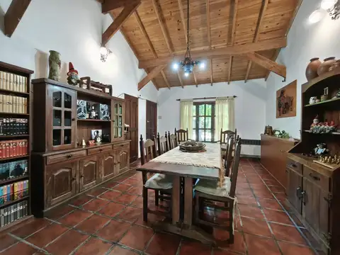 Calle Las Rosas  al 1100