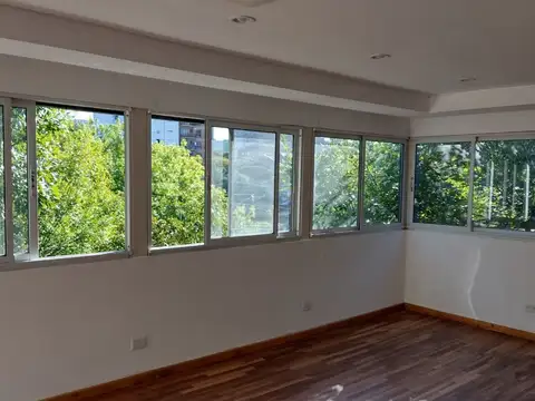 VENTA CASA 3 PISOS C/ASCENSOR BELGRANO CHICO.