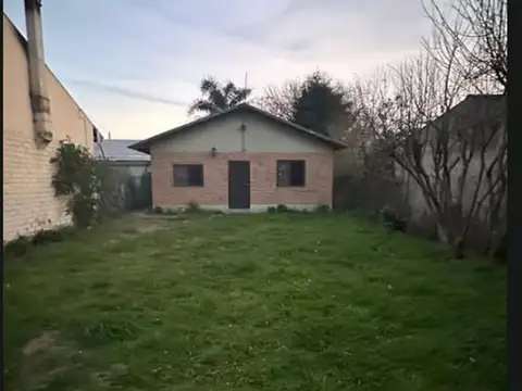 216 entre 41 y 42 Lisandro Olmos 400