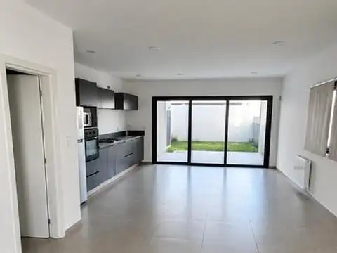 DÚPLEX EN ALQUILER – MANANTIALES 2