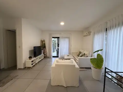 Departamento en venta Altos del encuentro PB con jardin 100
