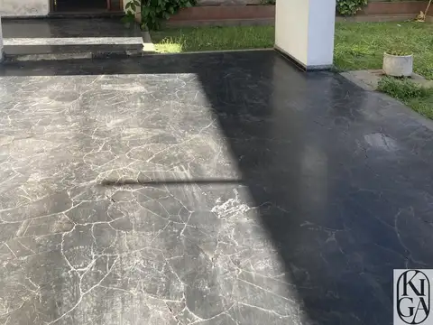 Casa en venta c/ cochera en Villa Gobernador Gálvez